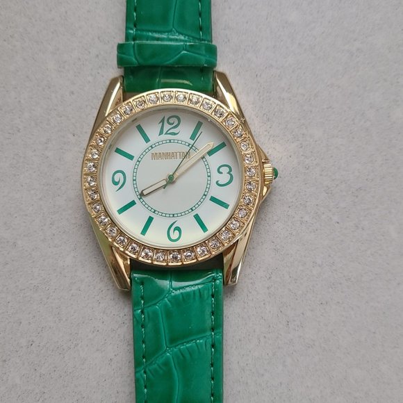 NWOT Green Manhattan Watch - Picture 2 of 8